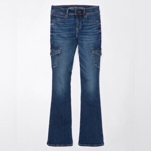 AE Stretch Low-Rise Kick
Bootcut Jean